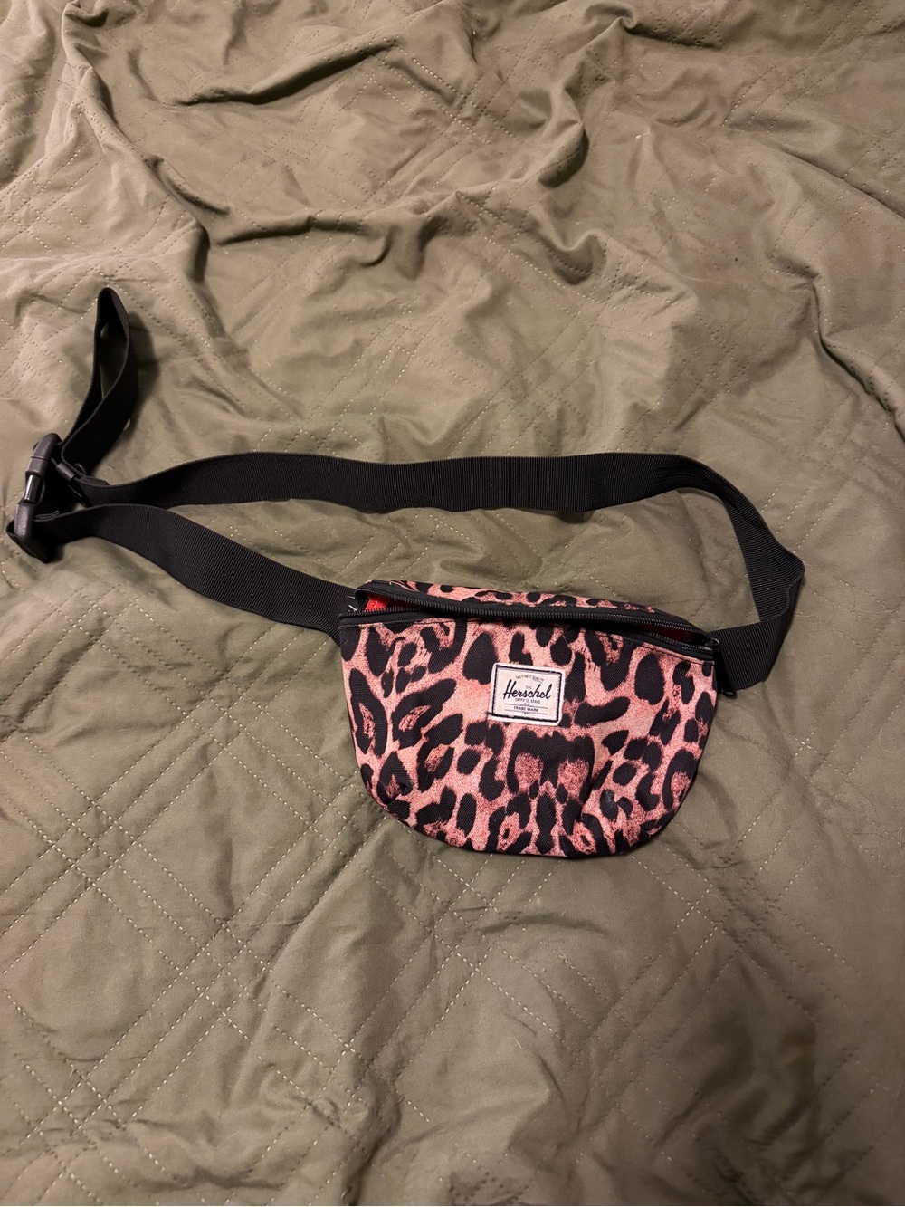 Herschel Leopard Print Fanny Pack - Pink & Black